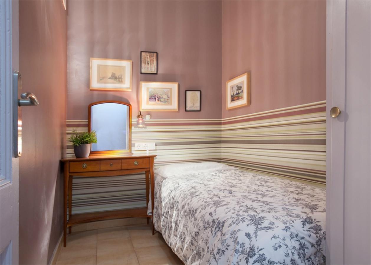 Aparteasy - Family Sant Antoni Apt. Lejlighed Barcelona Eksteriør billede